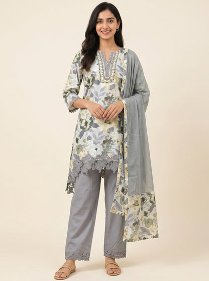 Ethereal Mist Grey Floral Couture Kurta Set with Chantilly Lace & Chiffon Dupatta